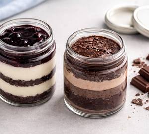 Chocolate Mud With Blueberry Jar Cake Combo [350 G]