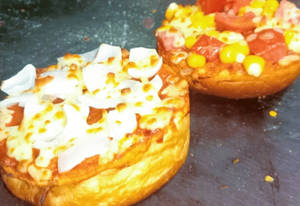 Veggies Pizza Burger