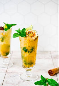 Passionfruit Mojito [online]