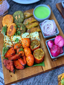 Tandoori Veg Platter