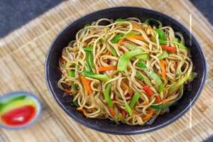 Veg Hakka Noodles