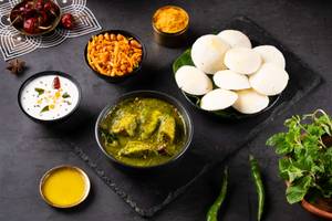 Mini Idlis with Andhra Green Chicken Curry