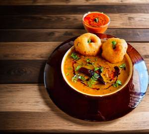Vada Sambhar (2 Pcs)