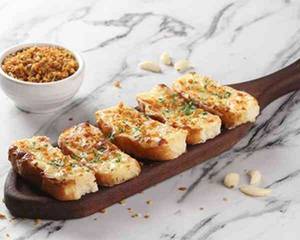 Oven Roasted Garlic Roll