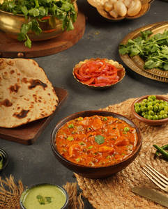 Aloo Mutter [Home Style]