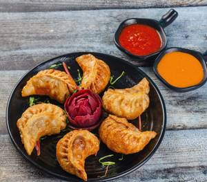 Pork fried momos [6 pieces]