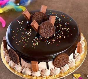 Kitkat chocolate cake