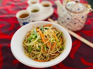 Veg Hakka Noodles