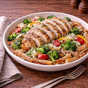 Whole Wheat Pasta With Chicken Breast And Alfredo Sauce