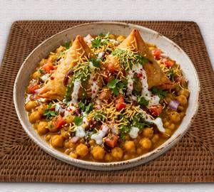 Samosa Ghugni Chaat