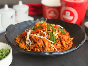 Chicken Pad Thai Noodles