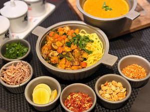 Veg Khao Suey
