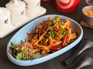 Shredded Chicken With Dry Red Chillies