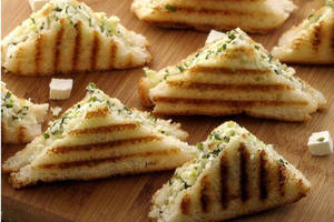 Cheesy Paneer Sandwich