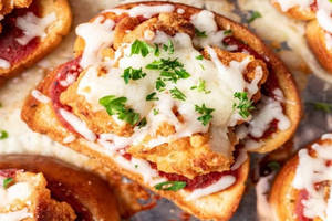 Spicy Chicken Garlic Bread