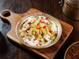 Aaloo Tikki With Dahi