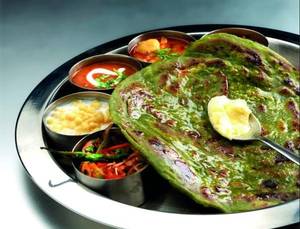 Methi Hariyali Parantha Thali