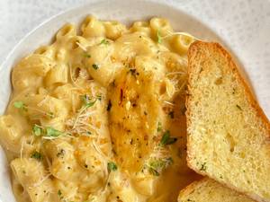 Juliettes Mac N Cheese