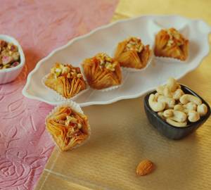 Baklava Almond Pyramid 500 gms