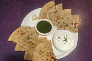2 Gobhi Paratha With Chutney And Curd