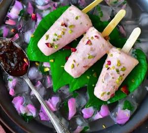 Gulkand stick kulfi