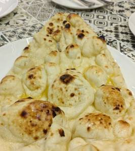 Roghni Naan (Butter Naan)