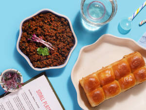 Irani Mushroom And Soya Keema Pav