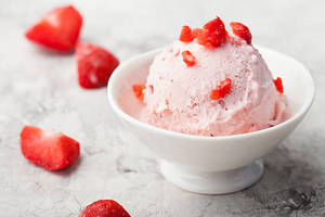 Strawberry Cup Cake       
