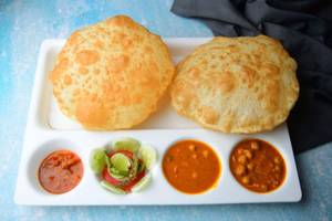 Chola Bhatura [2 Pcs]
