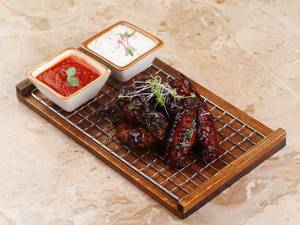 Sriracha Hot Chicken Wings (6 Pcs)