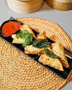 Veg Spring Rolls (6 Pcs)