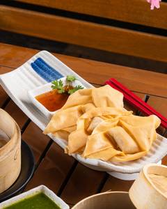 Foo Crispy Wonton, Truffle Edamame