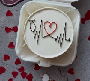 Love Design Butterscotch Bento Cake