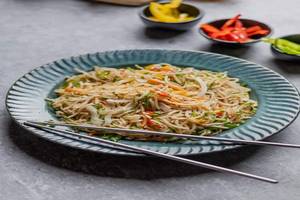 Veg Hakka Noodles