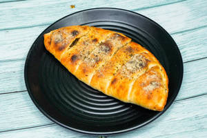 Paneer Stuffed Garlic Bread