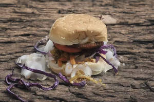 Spinach and corn burger