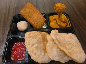Luchi-fish Fry-chicken Ghee Roast Combo (c-52)