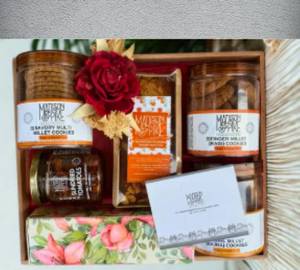 Gluten Free Small Wooden Hamper 2