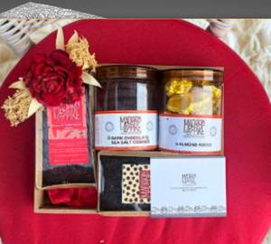 Eggless Small Wooden Hamper 1