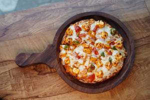 Tandoori Paneer Pizza