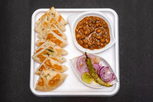 Chole Kulcha
