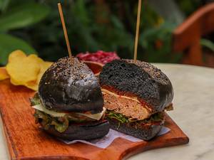 Activated Charcoal Chicken Burger