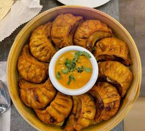 Chicken fried momos [6 pieces]