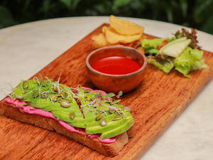 Avocado & Beetroot Hummus Zenwich