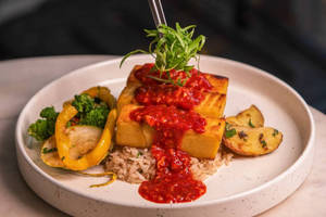 Cottage Cheese Steak With Grilled Vegetable & Potato Wedges