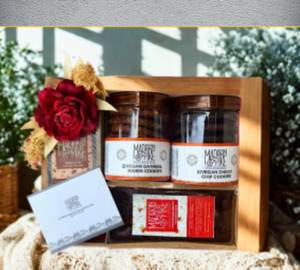 Vegan Small Wooden Hamper 1
