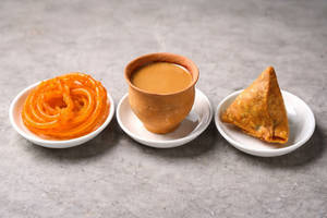 Jalebi 1pc + Samosa 1pc + Elaichi Chai 1pc