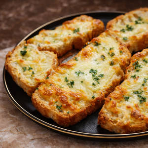 Veggie Garlic Bread ( 4 Pc )