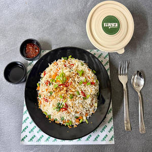 Chicken Burnt Chilli Garlic Fried Rice With Chilli Gravy