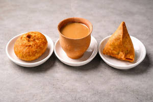 Khasta Kachori 1pc + Samosa 1pc + Elaichi Chai 1pc
